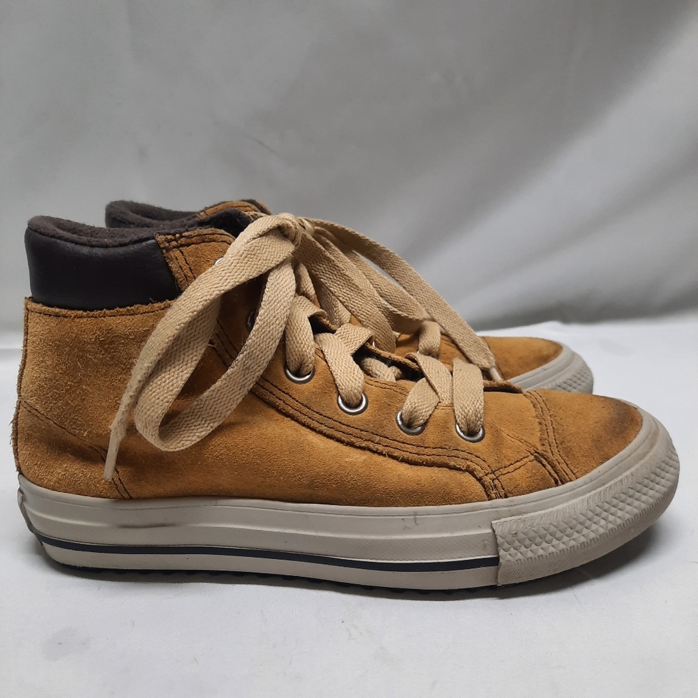 Converse Chuck Taylor golden brown suede high tops  Boys/Girls youth  Size13.5